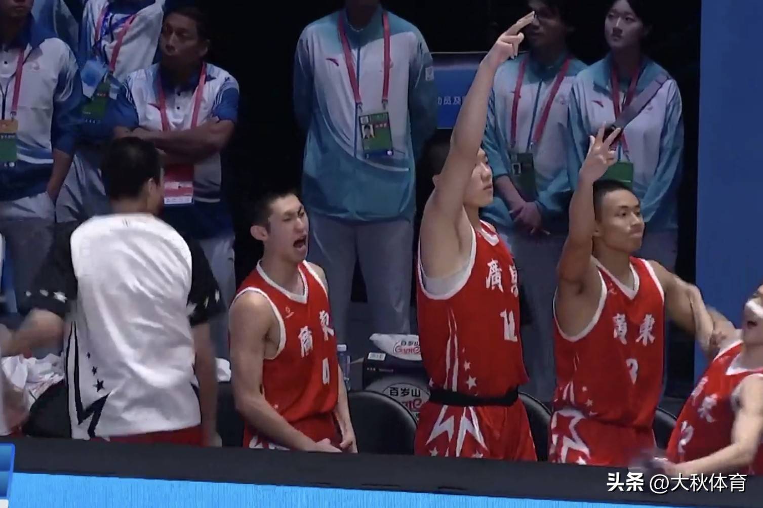 关于意甲赛程吃紧，山东男篮冲刺阶段回应争议，管理层满意，资深球员宣示担当的信息